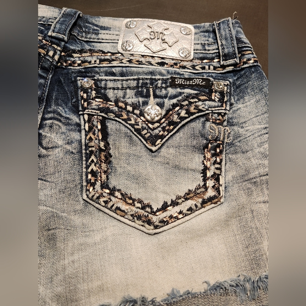 Miss Me, 29, Distressed Denim